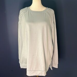Zeagoo- light aqua sweatshirt XL long sleeve, round neck, tuck detail shoulder